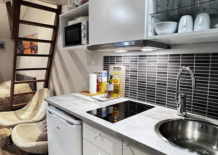 Sleep With The Stars *